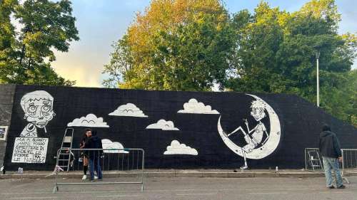 Foto A Bagnolo Mella il ricordo per sempre di Mirko Serpelloni, morto sul lavoro a 27 anni: un murale con i disegni che realizzava